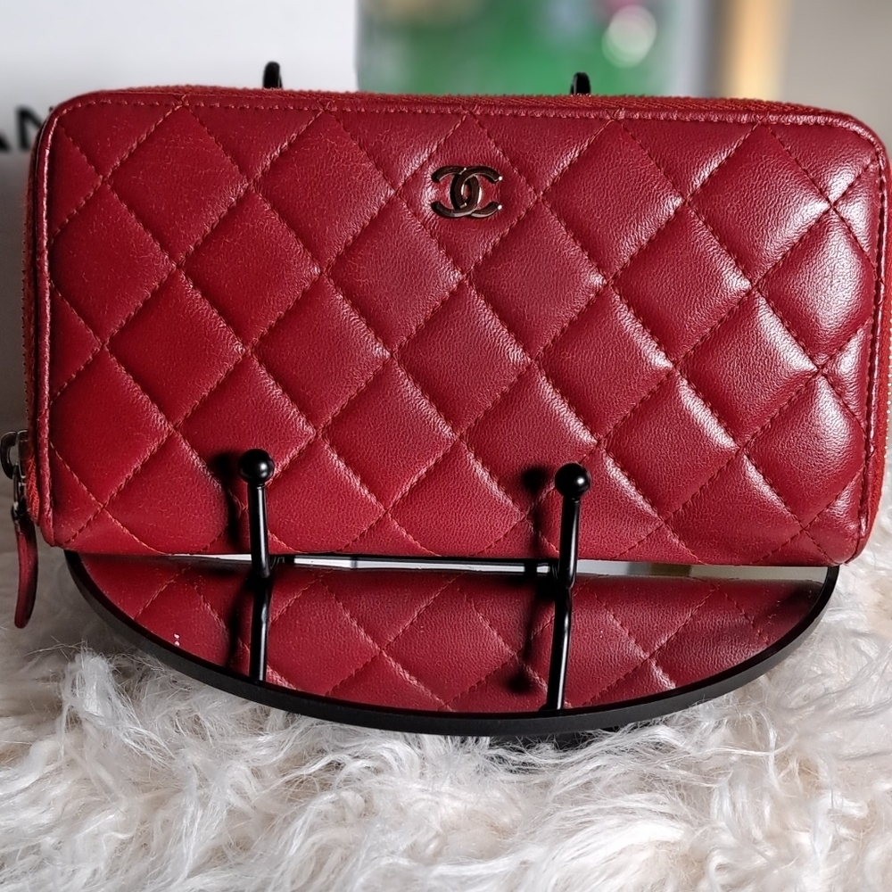 Chanel Red Quilted Cavier Zip Around Wallet With COA - Picture 4 of 14